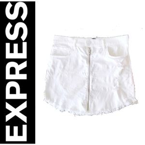 EXPRESS White Denim Skirt! Size 4